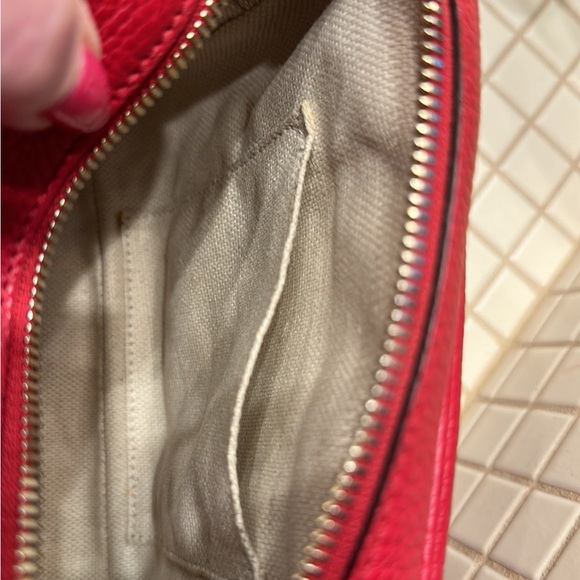 Like New! Authentic Gucci Red Leather Crossbody Bag - Picture 8 of 10
